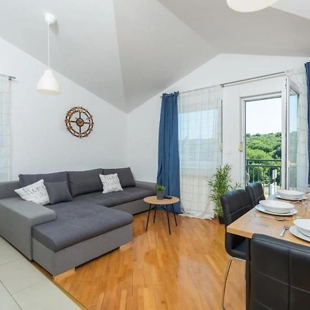 Apartment Near The Center/Beach Pula Exterior photo